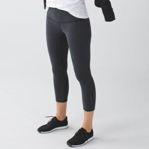 Lululemon Wunder Under Crop Cotton in Heathered Black Size 2